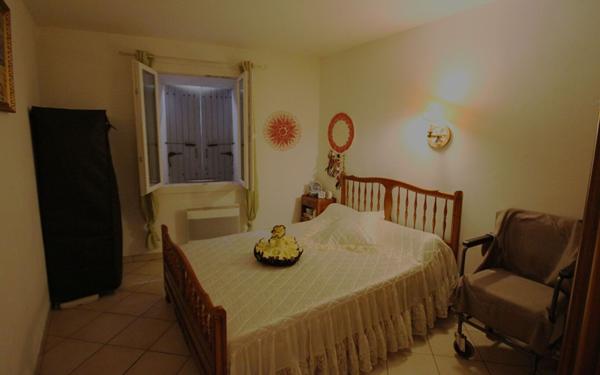 Immeuble à vendre    9 pièces •  Les Vans