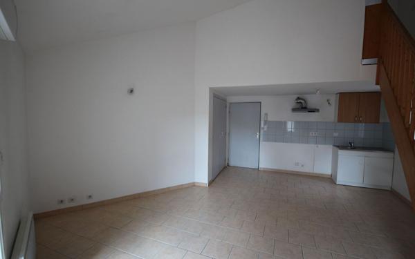 Immeuble à vendre    9 pièces •  Les Vans