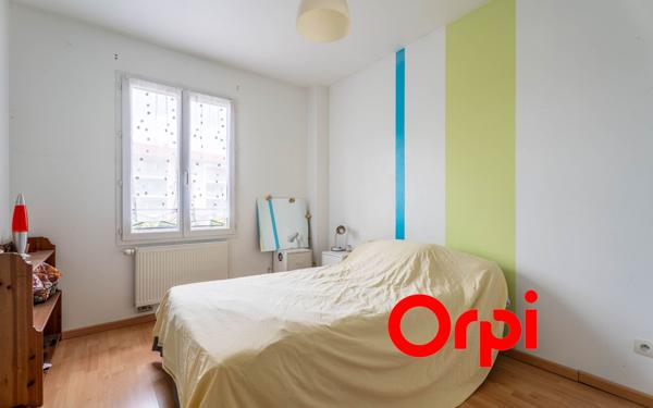 Maison à vendre    5 pièces • 104 m2 Saint-Genis-Laval