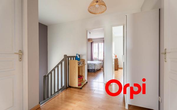 Maison à vendre    5 pièces • 104 m2 Saint-Genis-Laval