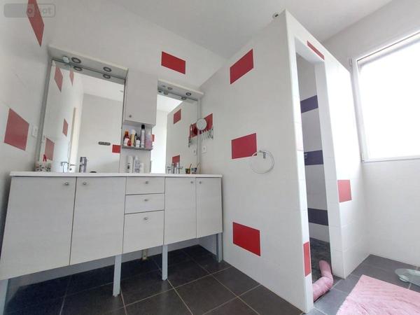 Maison à vendre à Cossé-le-Vivien en Mayenne (53230), ref : 53032-997