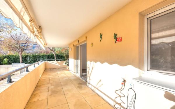 Appartement à vendre    2 pièces • 44 m2 Vallauris