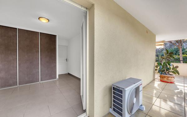 Appartement à vendre    2 pièces • 44 m2 Vallauris