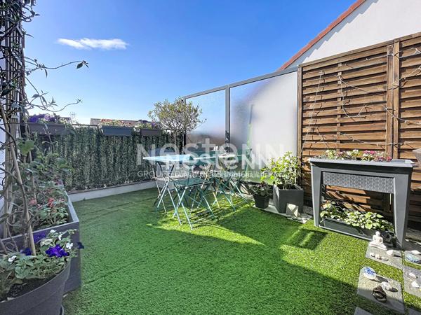 Appartement Bois D Arcy 3 pièce(s) dernier étage + terrasse + parking + box