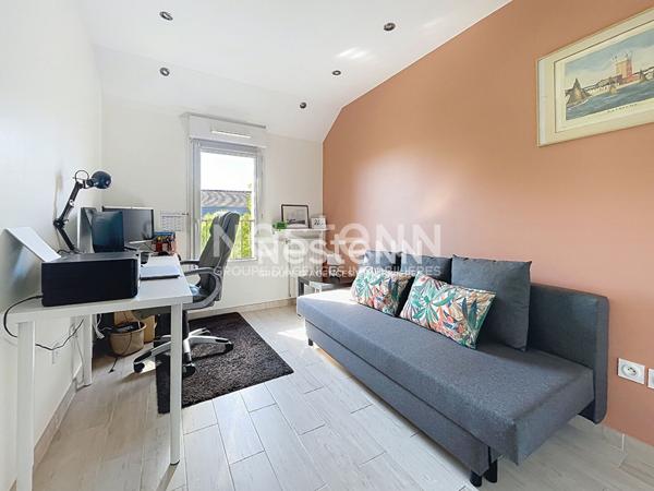 Appartement Bois D Arcy 3 pièce(s) dernier étage + terrasse + parking + box