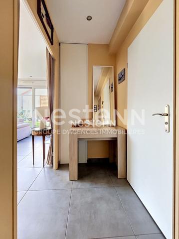 Appartement Bois D Arcy 3 pièce(s) dernier étage + terrasse + parking + box