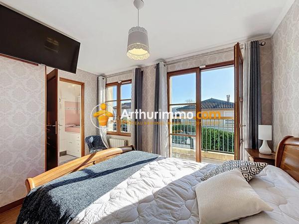 Vente                                                      Maison
                        
                     5 pièces                      110 m2                     à L'Isle-d'Abeau