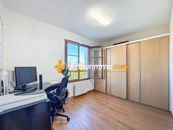 Vente                                                      Maison
                        
                     5 pièces                      110 m2                     à L'Isle-d'Abeau