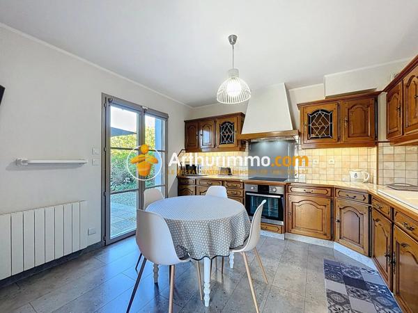 Vente                                                      Maison
                        
                     5 pièces                      110 m2                     à L'Isle-d'Abeau
