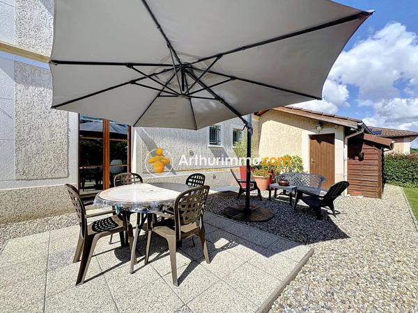 Vente                                                      Maison
                        
                     5 pièces                      110 m2                     à L'Isle-d'Abeau