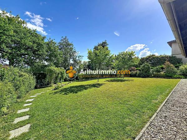 Vente                                                      Maison
                        
                     5 pièces                      110 m2                     à L'Isle-d'Abeau
