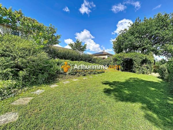 Vente                                                      Maison
                        
                     5 pièces                      110 m2                     à L'Isle-d'Abeau