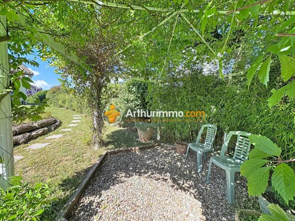 Vente                                                      Maison
                        
                     5 pièces                      110 m2                     à L'Isle-d'Abeau