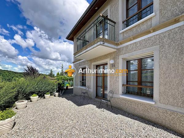 Vente                                                      Maison
                        
                     5 pièces                      110 m2                     à L'Isle-d'Abeau