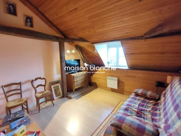 LONGERE A VENDRE : VILLEVEQUE