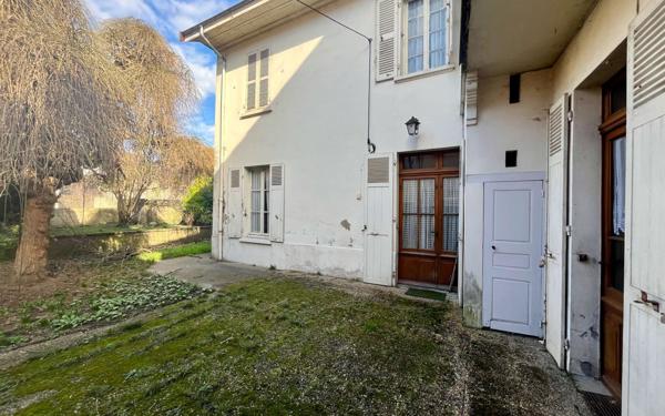 Maison à vendre    7 pièces •  Saint-Genix-sur-Guiers