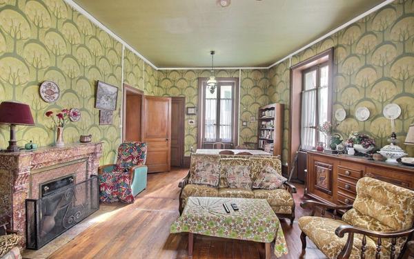 Maison à vendre    7 pièces •  Saint-Genix-sur-Guiers