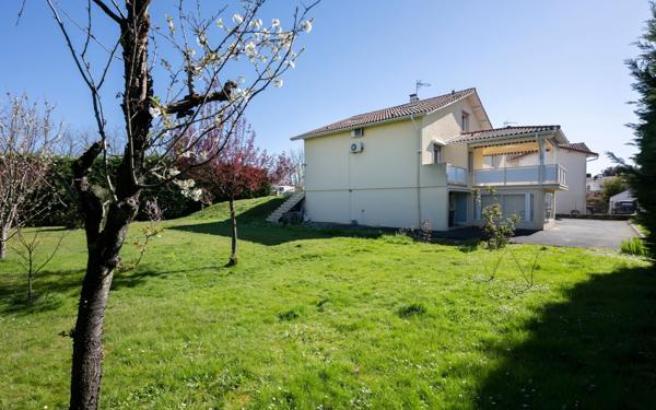 Maison à vendre    6 pièces •  Aire-sur-l'Adour