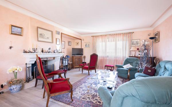 Maison à vendre    6 pièces •  Aire-sur-l'Adour