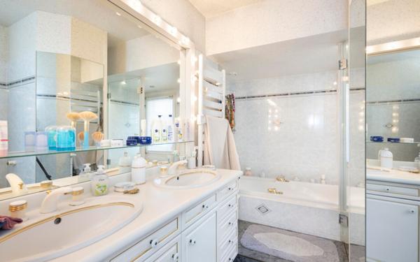 Maison à vendre    6 pièces •  Aire-sur-l'Adour