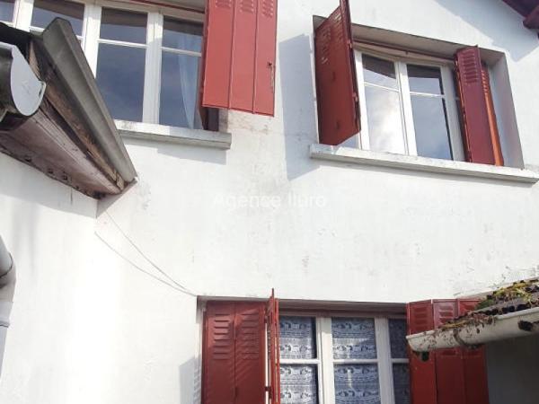 Maison - Oloron-sainte-marie - Réf.:205418 PETIT PRIX A SAISIR EN EXCLUSIVITE - MAISON DE VILLE AVEC JARDINET ET GARAGE AU COEUR D'OLORON