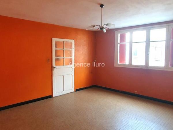Maison - Oloron-sainte-marie - Réf.:205418 PETIT PRIX A SAISIR EN EXCLUSIVITE - MAISON DE VILLE AVEC JARDINET ET GARAGE AU COEUR D'OLORON