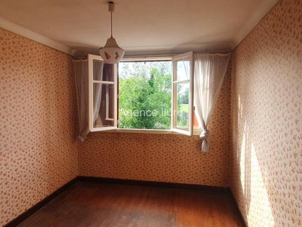 Maison - Oloron-sainte-marie - Réf.:205418 PETIT PRIX A SAISIR EN EXCLUSIVITE - MAISON DE VILLE AVEC JARDINET ET GARAGE AU COEUR D'OLORON