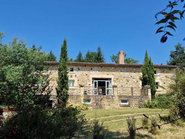 Maison ancienne - Le bugue Propriété en pierres avec piscine sur 4 ha en parc et bois.