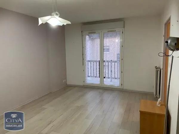 Appartement à louer 2 pièces 48.91m² Poitiers (86000)
