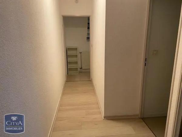 Appartement à louer 2 pièces 48.91m² Poitiers (86000)
