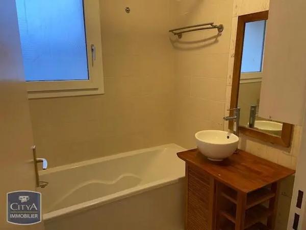 Appartement à louer 2 pièces 48.91m² Poitiers (86000)