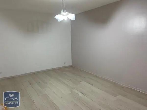 Appartement à louer 2 pièces 48.91m² Poitiers (86000)