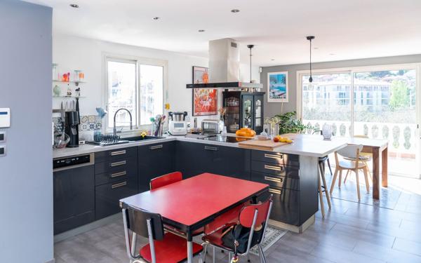Maison à vendre    4 pièces • 134 m2 Ollioules