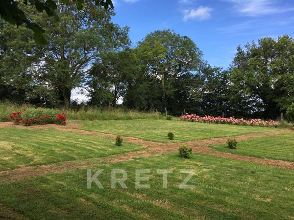 Petit Manoir du XVIe siècle dépendances et parc de près d’1ha en Haut Anjou