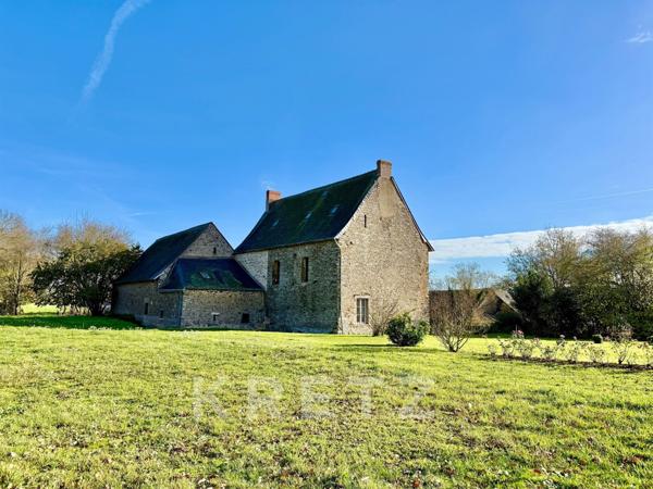 Petit Manoir du XVIe siècle dépendances et parc de près d’1ha en Haut Anjou