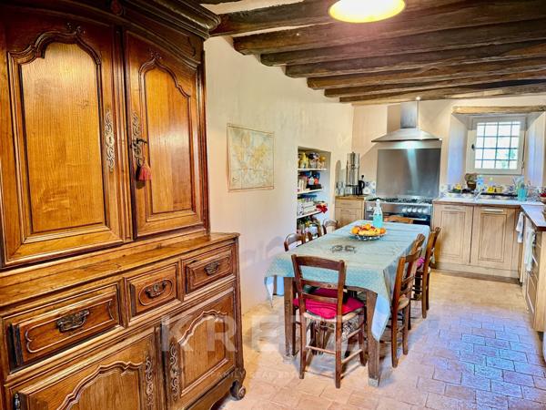 Petit Manoir du XVIe siècle dépendances et parc de près d’1ha en Haut Anjou