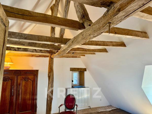 Petit Manoir du XVIe siècle dépendances et parc de près d’1ha en Haut Anjou