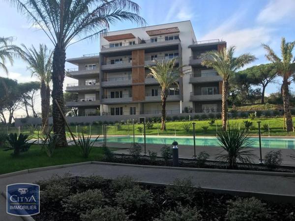 Appartement à louer 3 pièces 66.97m² Fréjus (83600)