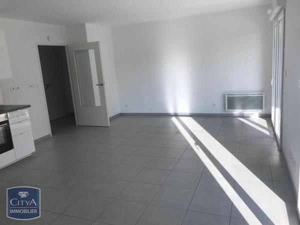 Appartement à louer 3 pièces 66.97m² Fréjus (83600)