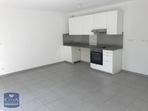 Appartement à louer 3 pièces 66.97m² Fréjus (83600)