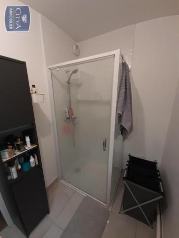 Appartement à louer 4 pièces 74.22m²