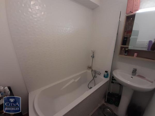 Appartement à louer 4 pièces 74.22m²