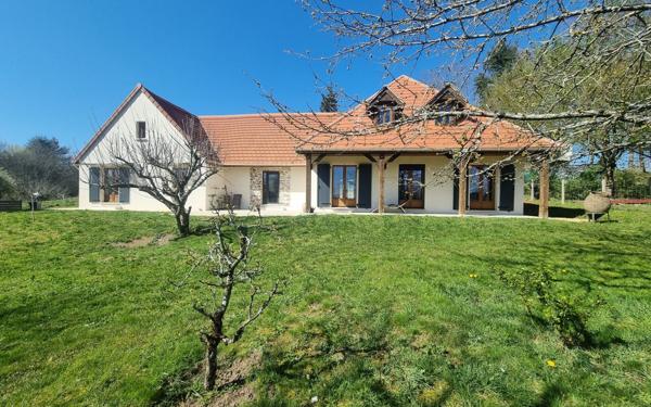 Maison à vendre    4 pièces • 156 m2 Saint-Yrieix-la-Perche