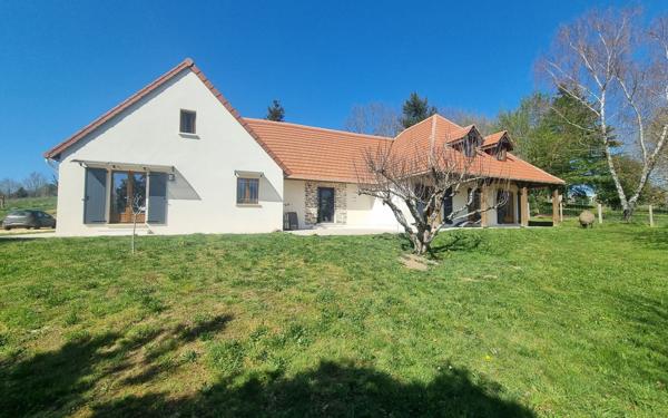 Maison à vendre    4 pièces • 156 m2 Saint-Yrieix-la-Perche