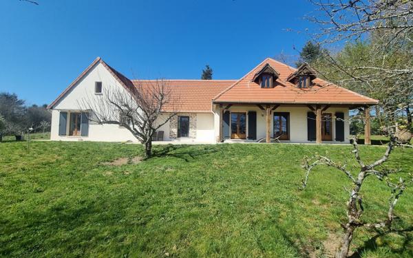 Maison à vendre    4 pièces • 156 m2 Saint-Yrieix-la-Perche