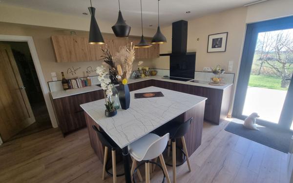 Maison à vendre    4 pièces • 156 m2 Saint-Yrieix-la-Perche