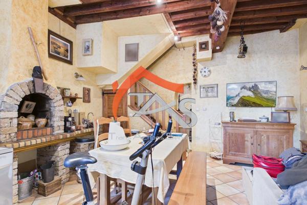 Vente                                                      Maison de ville
                        
                     5 pièces                      109 m2                     à Rive-de-Gier