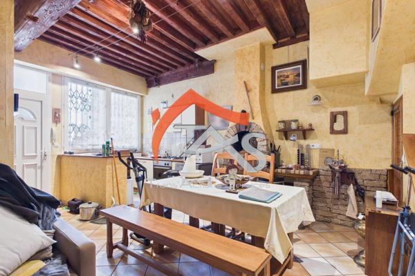 Vente                                                      Maison de ville
                        
                     5 pièces                      109 m2                     à Rive-de-Gier