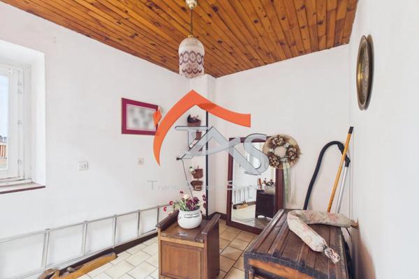 Vente                                                      Maison de ville
                        
                     5 pièces                      109 m2                     à Rive-de-Gier