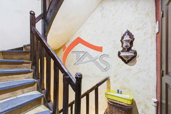 Vente                                                      Maison de ville
                        
                     5 pièces                      109 m2                     à Rive-de-Gier